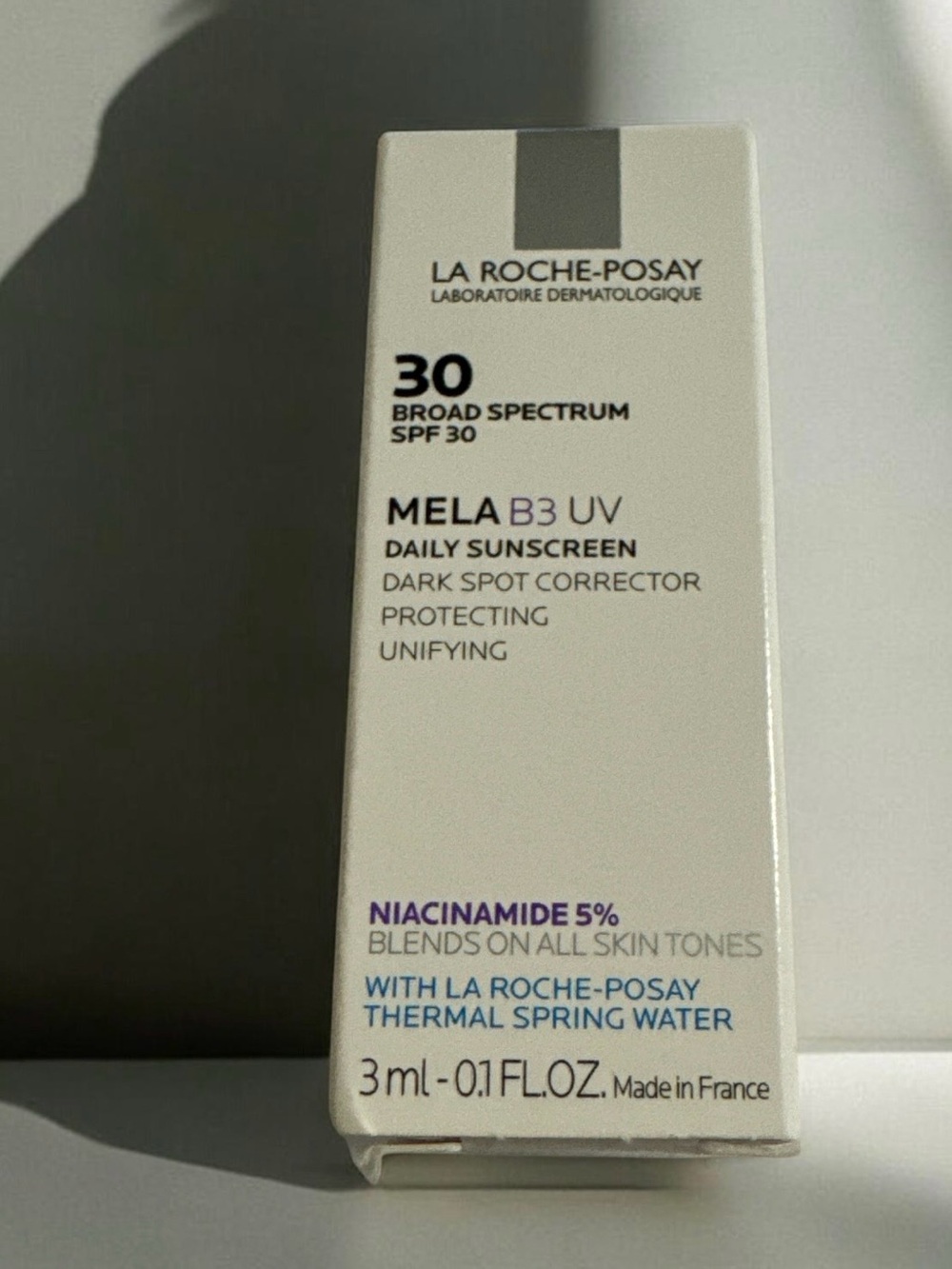 La Roche-Posay Mela B3 UV Daily Sunscreen SPF 30 - White
